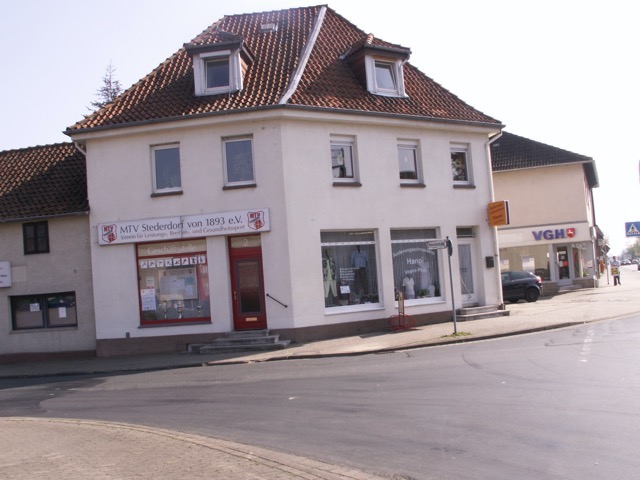 The corner of Konsumstr.